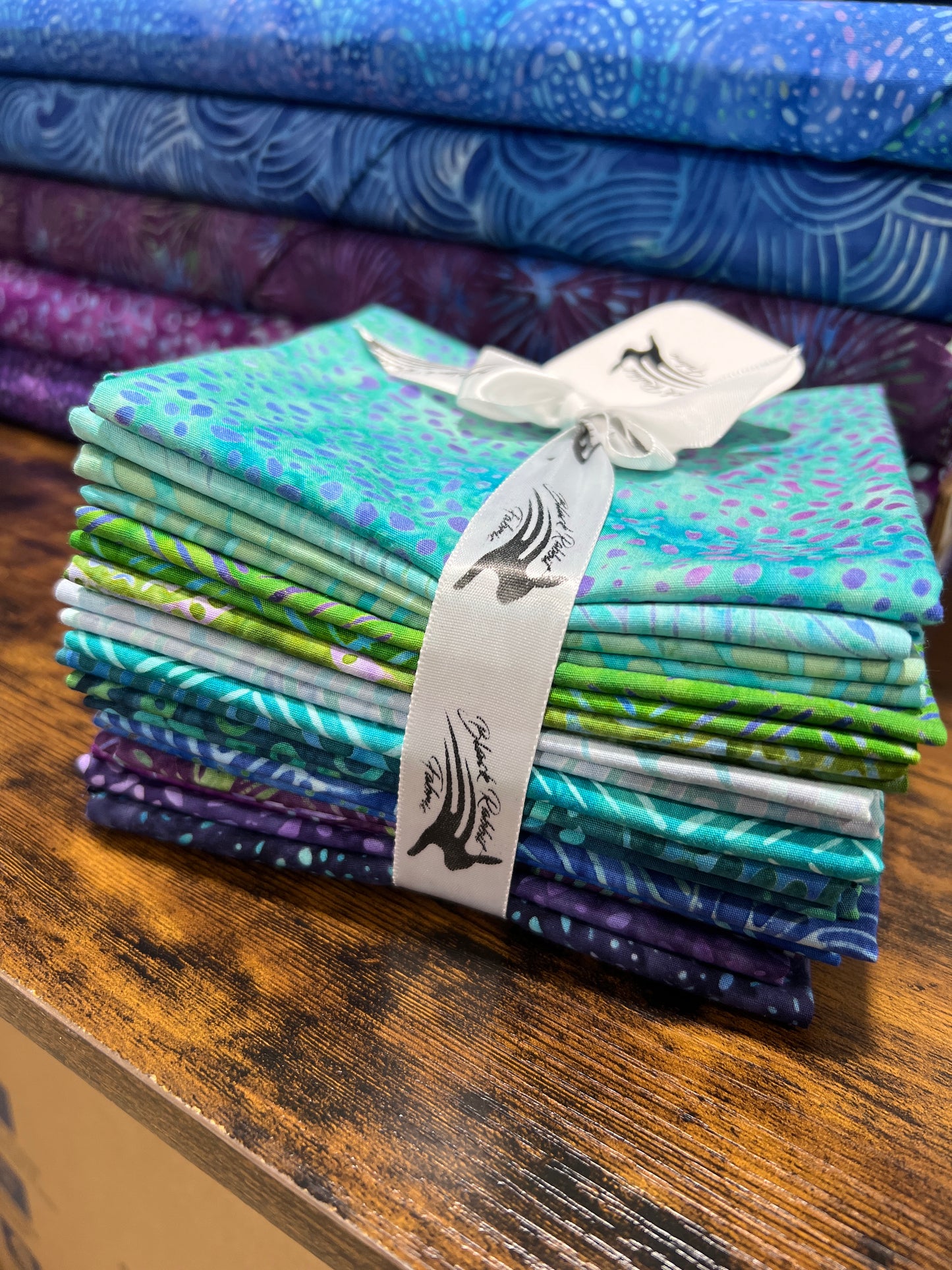 FQ Bundle - Batiks 15 FQ bundle - Black Rabbit Fabric Inc.