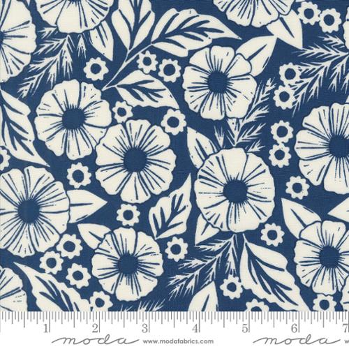 Moda Field Of Flowers Flower Paper - Indigo